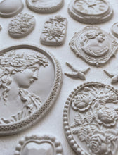 Load image into Gallery viewer, Cameos - IOD Mould
